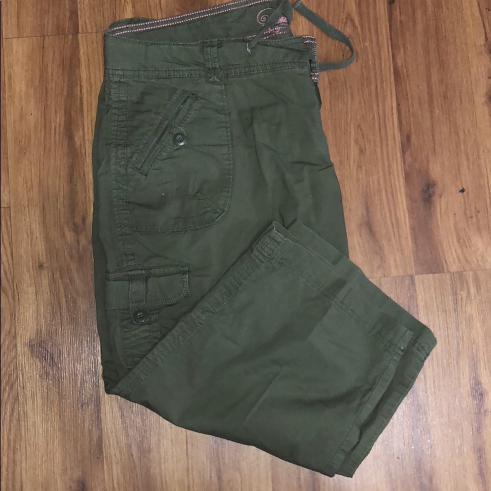 Magellan Women’s Capri Cargo Pants